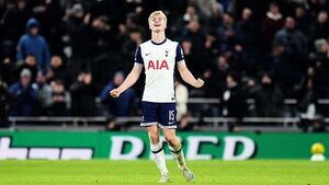 Lucas Bergvall gives Tottenham advantage over Liverpool