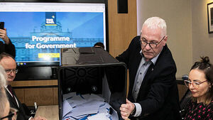 Fine Gael ratifies programme for government