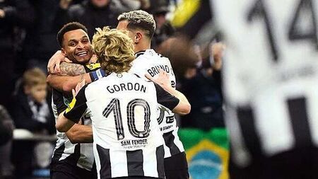 Newcastle seal dominant win over Arsenal to reach Carabao Cup final
