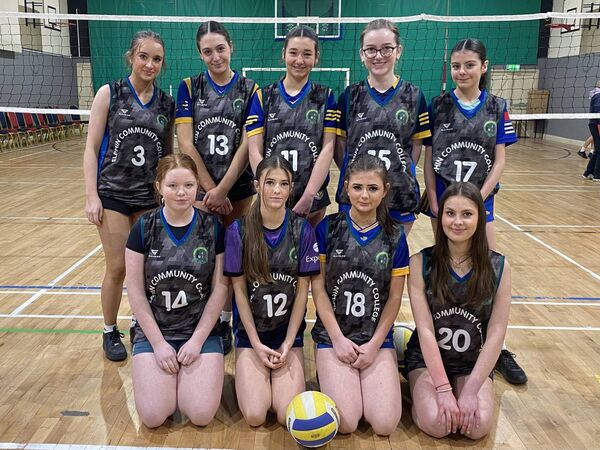 Congratulations to the First Year junior girls’ volleyball team from Elphin Community College who competed in the preliminary round of this year’s competition against near neighbours, Drumshanbo Vocational School.