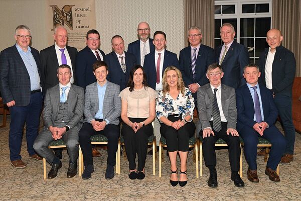 Pictured at an Allianz Cumann na mBunscol National Awards night 2025 in the Hodson Bay Hotel were, front, left: Dr. Cathal Cregg, Adrian Collins, Olivia Dolan, Áine Burke, John Prenty and Cian Duffy. Back: Kieran Dowd, Oliver Donagher, Thomas Murray, Noel Fallon, Shane O’Donnell, Peter Flanagan, Noel Dervan, Gerry O’Gara and Stuart Feely. Pic: Gerard O’Loughlin