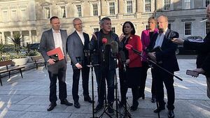 Opposition leaders to meet after Dáil disorder Opposition leaders to meet after Dáil disorder
