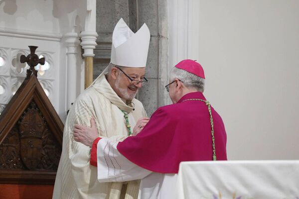 Bishop Kevin Doran being congratulated by Apostolic Nuncio His Excellency Most Rev Luis Mariano Montemayor at St. Nathy's Cathedral on Sunday. Pic: John McElroy