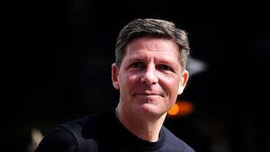 Oliver Glasner delighted with ‘dramatic’ win as nine-man Palace beat Brighton Oliver Glasner delighted with ‘dramatic’ win as nine-man Palace beat Brighton