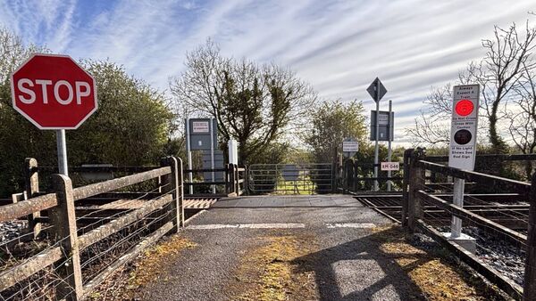 Iarnród Éireann installs warning detection system at Roscommon Level Crossing