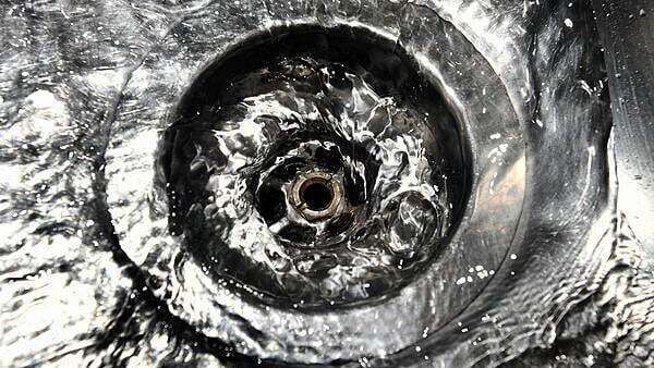 Nearly 1,000 people complained to Irish Water that water in their homes made them sick