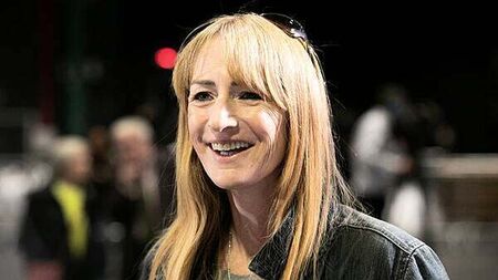 Clare Daly cleared to serve defamation proceedings over articles in Sunday Times