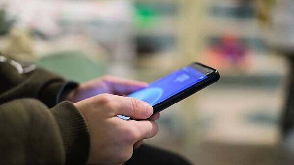 Ireland will need dedicated clinic to deal with phone addiction, says professor