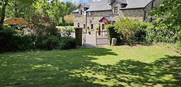 The property sits on 10 acres of rolling farmland at the foot of Sliabh an Iarainn in County Leitrim. 