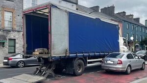 Roscommon gardaí fine motorist for parking in loading bay Roscommon gardaí fine motorist for parking in loading bay
