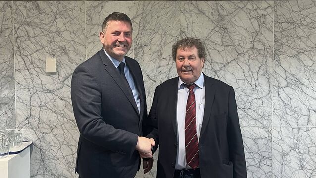 <p>Outgoing Cathaoirleach of Athlone MD, Cllr John Keogh welcomes the newly elected Cathaoirleach Cllr Dominick Connolly.</p>