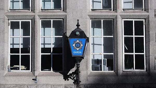 Gardaí questioning man (40s) in connection with discovery of 'viable' bomb in Limerick