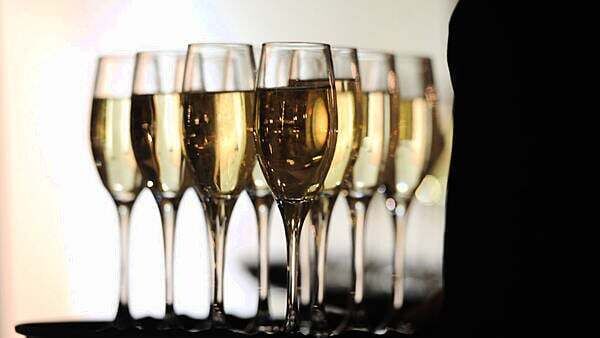 Restaurants hosting 'bottomless brunches’ in breach of alcohol legislation, study finds