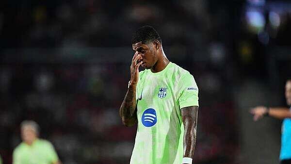 Marcus Rashford’s full debut lasts 45 minutes as Barcelona snatch comeback win