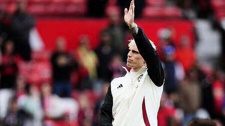 Alejandro Garnacho leaves Man Utd to sign seven-year deal at Chelsea