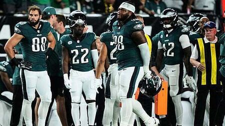 Jalen Carter ejected in opening seconds as Philadelphia Eagles win first game