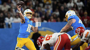 Justin Herbert outshines Patrick Mahomes as LA Chargers win NFL opener Justin Herbert outshines Patrick Mahomes as LA Chargers win NFL opener