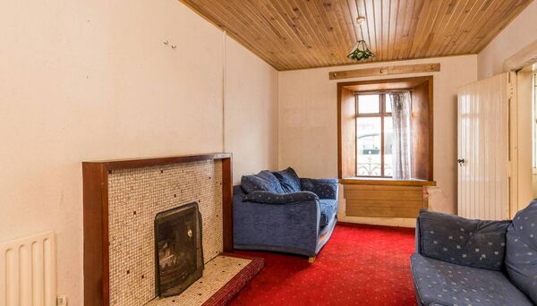 High ceilings throughout allow for a sense of space and light. High ceilings throughout allow for a sense of space and light.