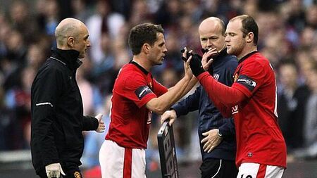 Wayne Rooney responds to Michael Owen in debate over who was better at 17