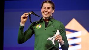Aoife wins Sportswoman Award Aoife wins Sportswoman Award