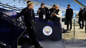 Antonio Conte seeks counsel from Kevin De Bruyne ahead of Manchester City return