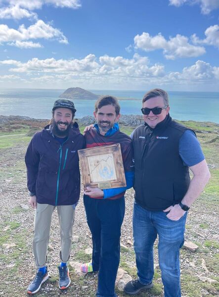 Ed with his support crew Salim Bahri and Robbie Payne. Ed with his support crew Salim Bahri and Robbie Payne.