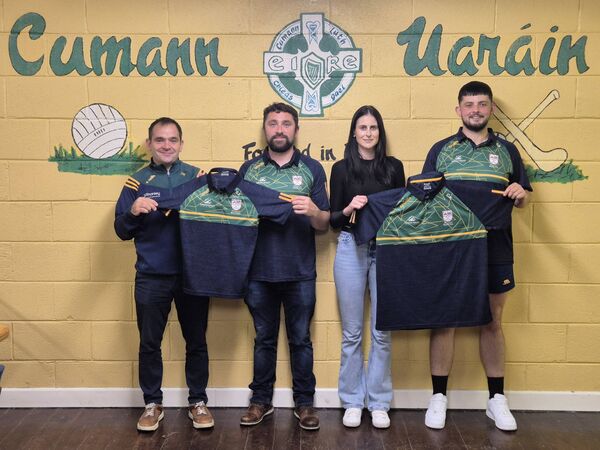 Tomás and Sandra Feeley, Tomás Feeley Painting and Decorating, Rockfield, present a set of polo shirts to the Oran senior hurling panel ahead of Sunday’s county senior hurling final against Four Roads. Pictured are (l-r): Damian Kenny, Oran Hurling Chairperson; Tomás and Sandra Feeley, sponsors, and Shane Keane, Oran senior hurling captain. 