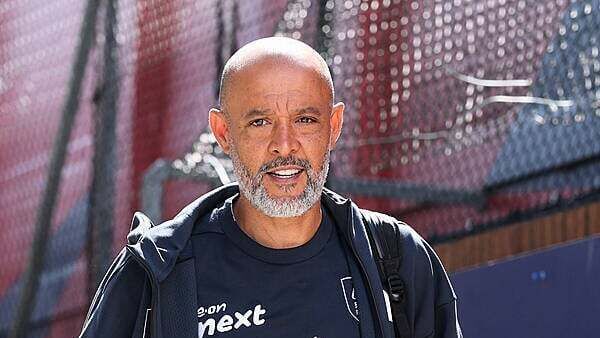 West Ham appoint Espirito Santo as manager after sacking Potter