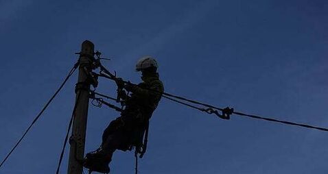 Power restoration work spills over into Monday across Ireland