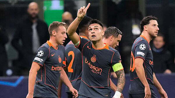 Inter keep up perfect start as Barcelona held by Brugge in six-goal thriller