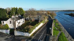 <p>Shannon View is a distinguished nineteenth-century riverside residence .</p> <p>Shannon View is a distinguished nineteenth-century riverside residence .</p>