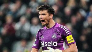 Eddie Howe defends Nick Pope after error leads to Newcastle collapse in France