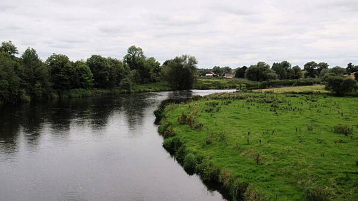 Dumped shopping trolleys hindering search for missing teen