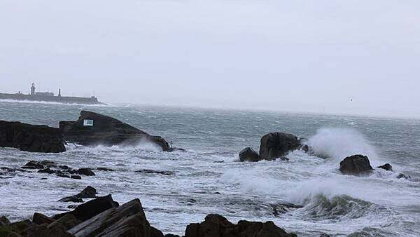 Yellow wind warning issued for three counties