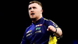 Luke Littler sends mind games warning as World Darts Championship defence begins