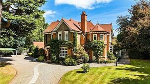 Wife says husband poured boiling water on her and attacked her with claw hammer Wife says husband poured boiling water on her and attacked her with claw hammer