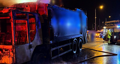 M50 closed in both directions due to bin lorry fire