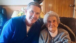 Daniel O'Donnell visits Donegal fan on her 100th birthday