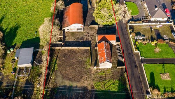 Strategically positioned just minutes from Ballaghaderreen town, the property covers c.1-acre.