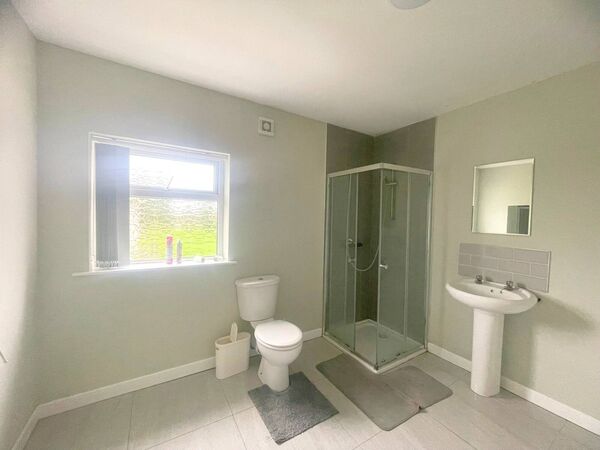 The property has a number of bathrooms. The property has a number of bathrooms.