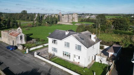 Seven bedroom residence for sale comes with two storey detached building