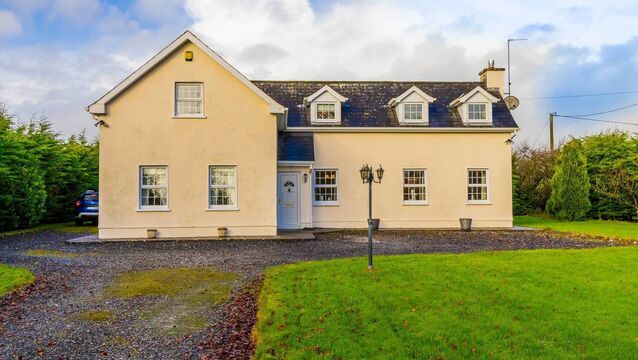 <p>This property at Cornaveagh, Creggs is on the market for €350,000. </p>