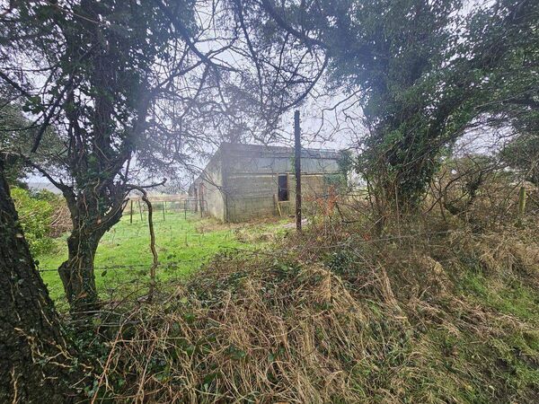 The lands are dissected by an old railway line which was the old Ballaghaderreen/Kilfree railway line. The lands are dissected by an old railway line which was the old Ballaghaderreen/Kilfree railway line.
