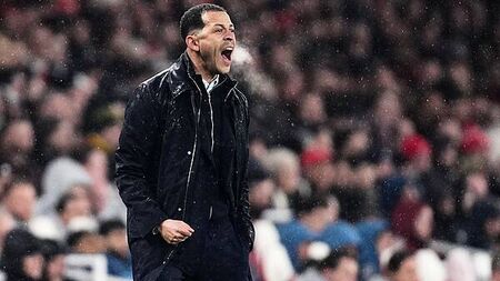 Liam Rosenior accuses Arsenal of lacking ‘respect’ for Chelsea in warm-up