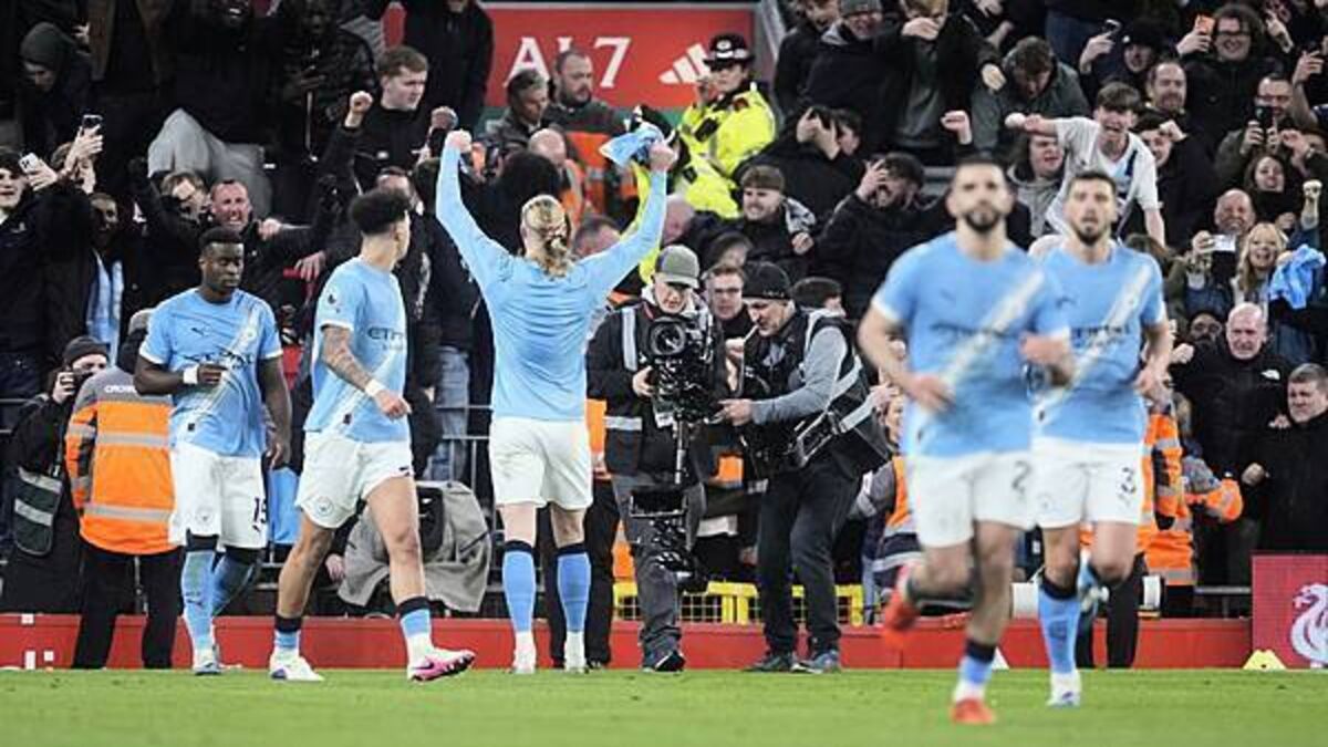 Monday’s briefing: Man City stay in title race and Palace beat rivals Brighton