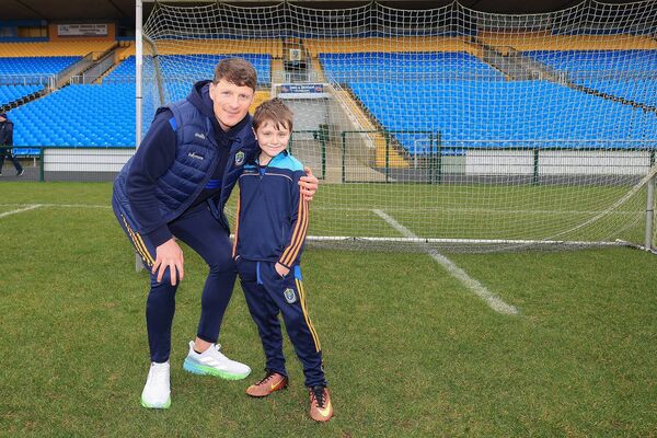 Charlie Dolan meets Éire Óg and Roscommon footballer, Conor Cox, at Saturday's Meet and Greet with the county senior footballers at King and Moffatt Dr. Hyde Park. Pic: Bernie O'Farrell Charlie Dolan meets Éire Óg and Roscommon footballer, Conor Cox, at Saturday's Meet and Greet with the county senior footballers at King and Moffatt Dr. Hyde Park. Pic: Bernie O'Farrell