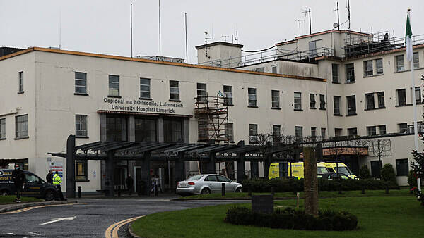 Trolley watch: 596 patients waiting for beds in hospitals