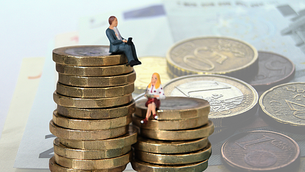 Snow and ice warning issued as flooding continues