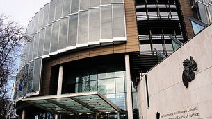 Three homes for a Christmas morning by the beach