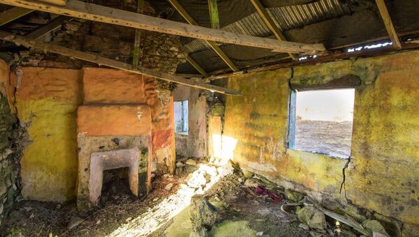 The property has direct frontage onto the L5599.